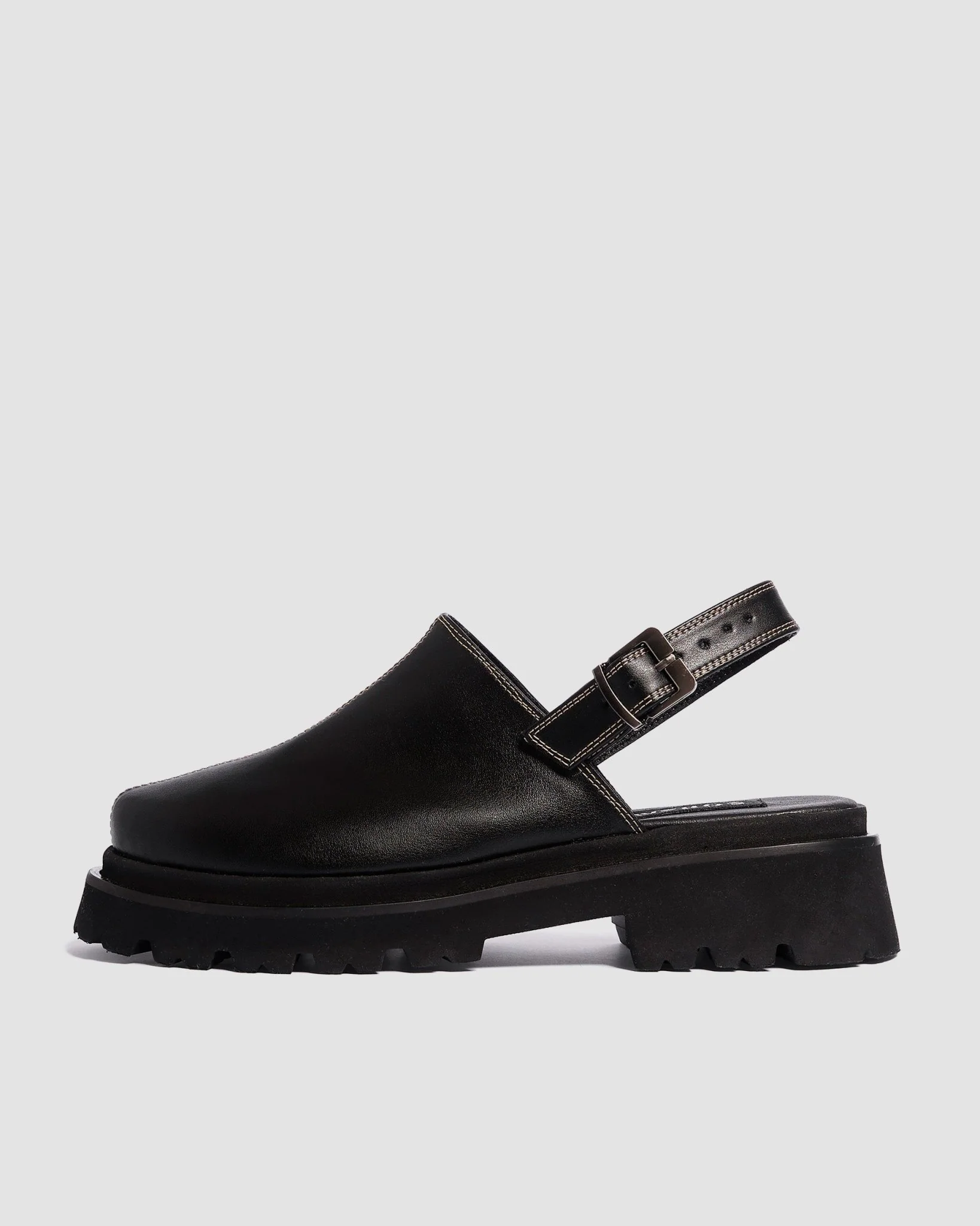Urban Clogs made of vegan grape leather