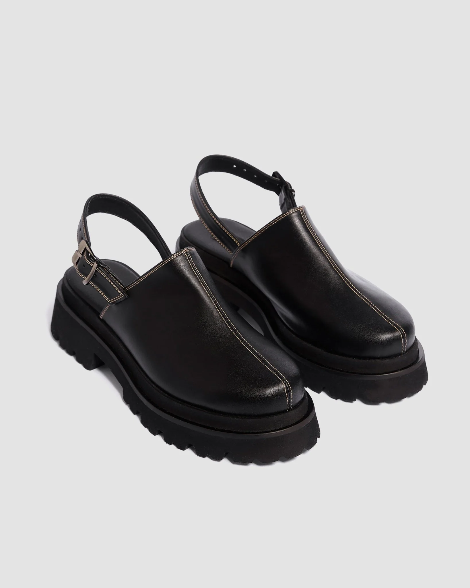 Urban Clogs made of vegan grape leather - Image 2