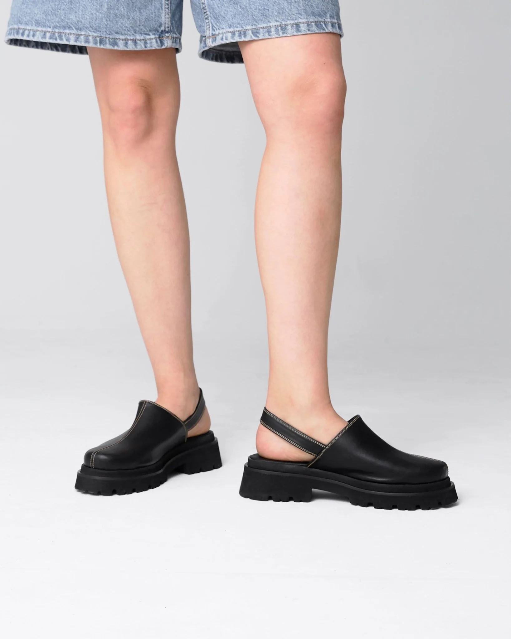 Urban Clogs made of vegan grape leather - Image 7
