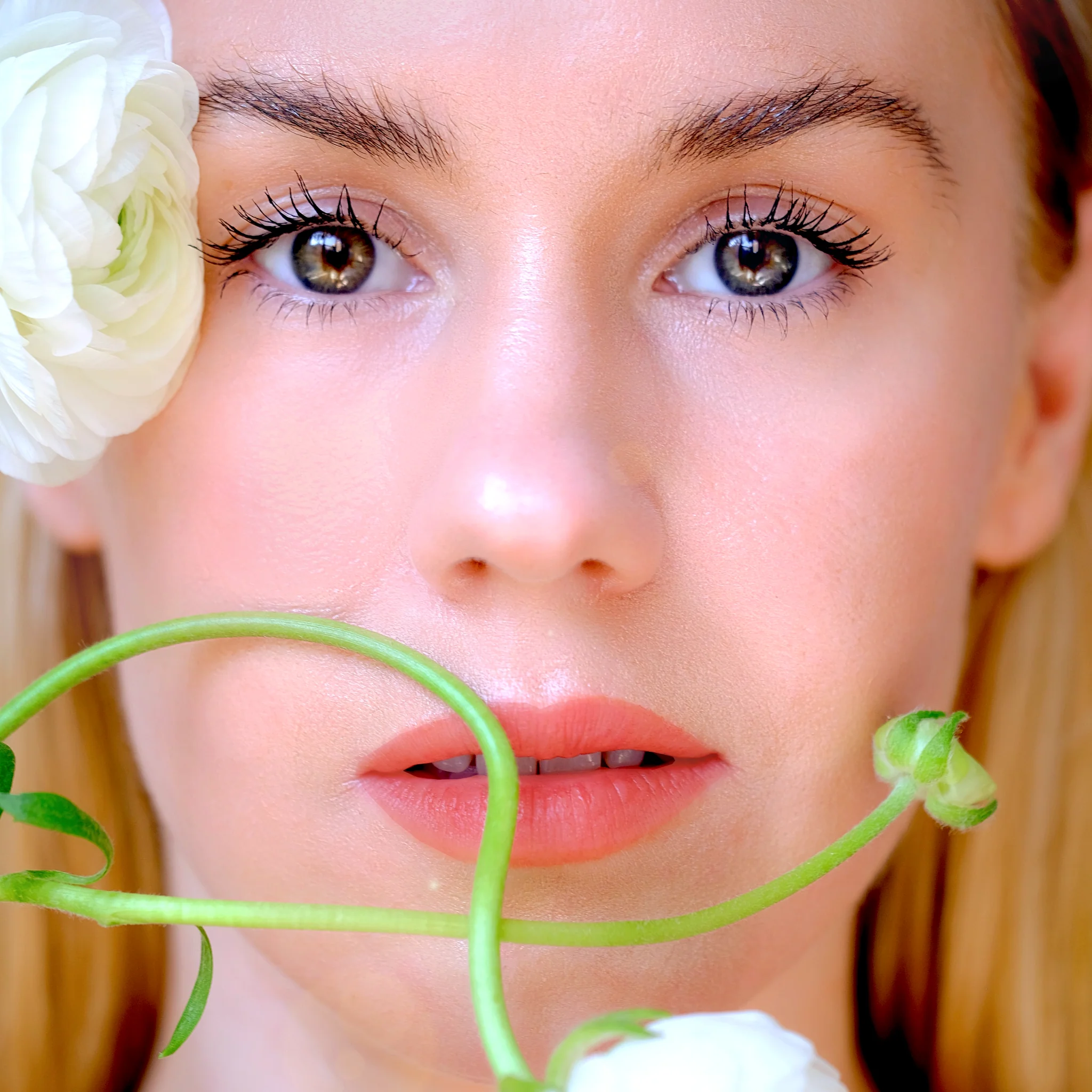 Vegan Multistick Makeup for Cheeks & Lips - Image 5