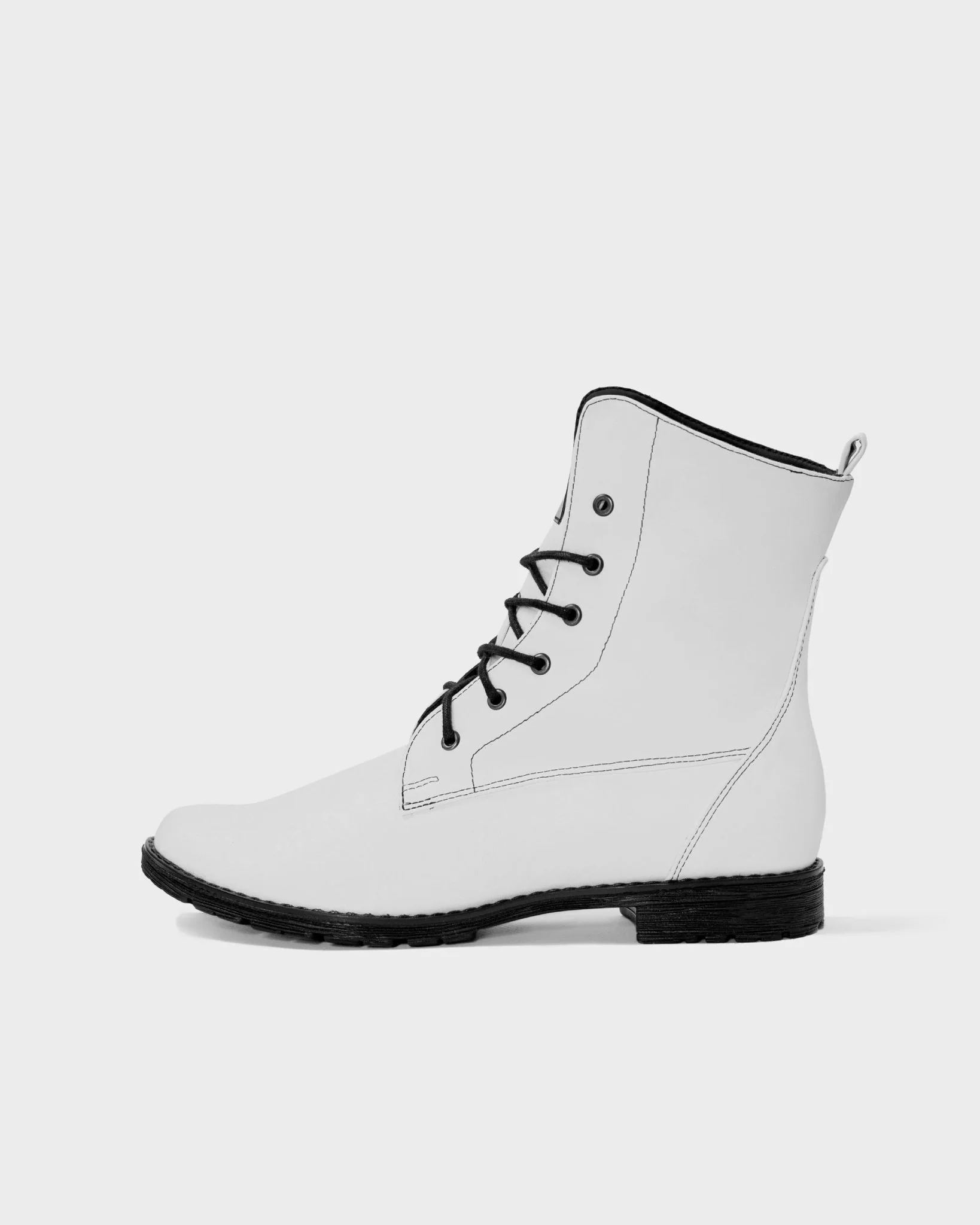 Workers No. 2 White Boots made of Desserto® cactus leather - outlet